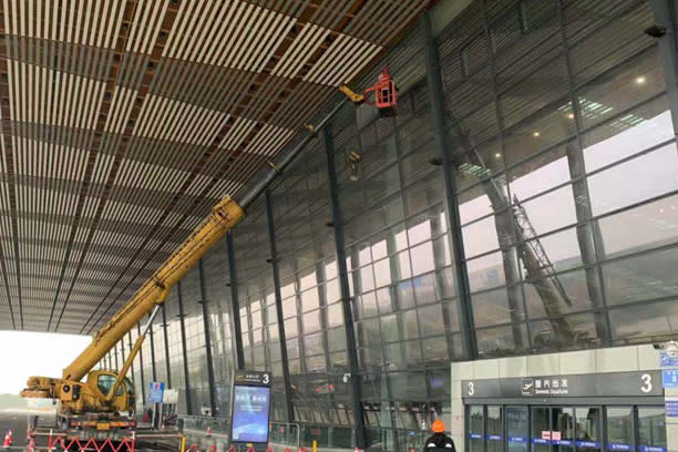 罗源玻璃幕墙维护和保养